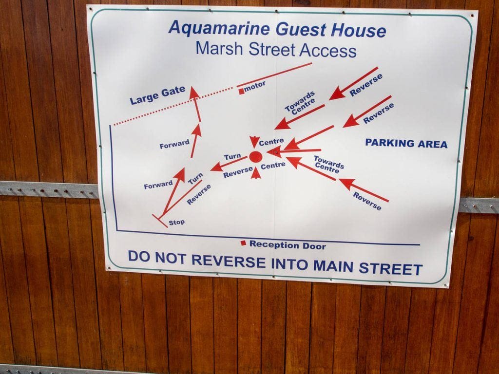 Parkplatz im Aquamarine Guest House in Mossel Bay