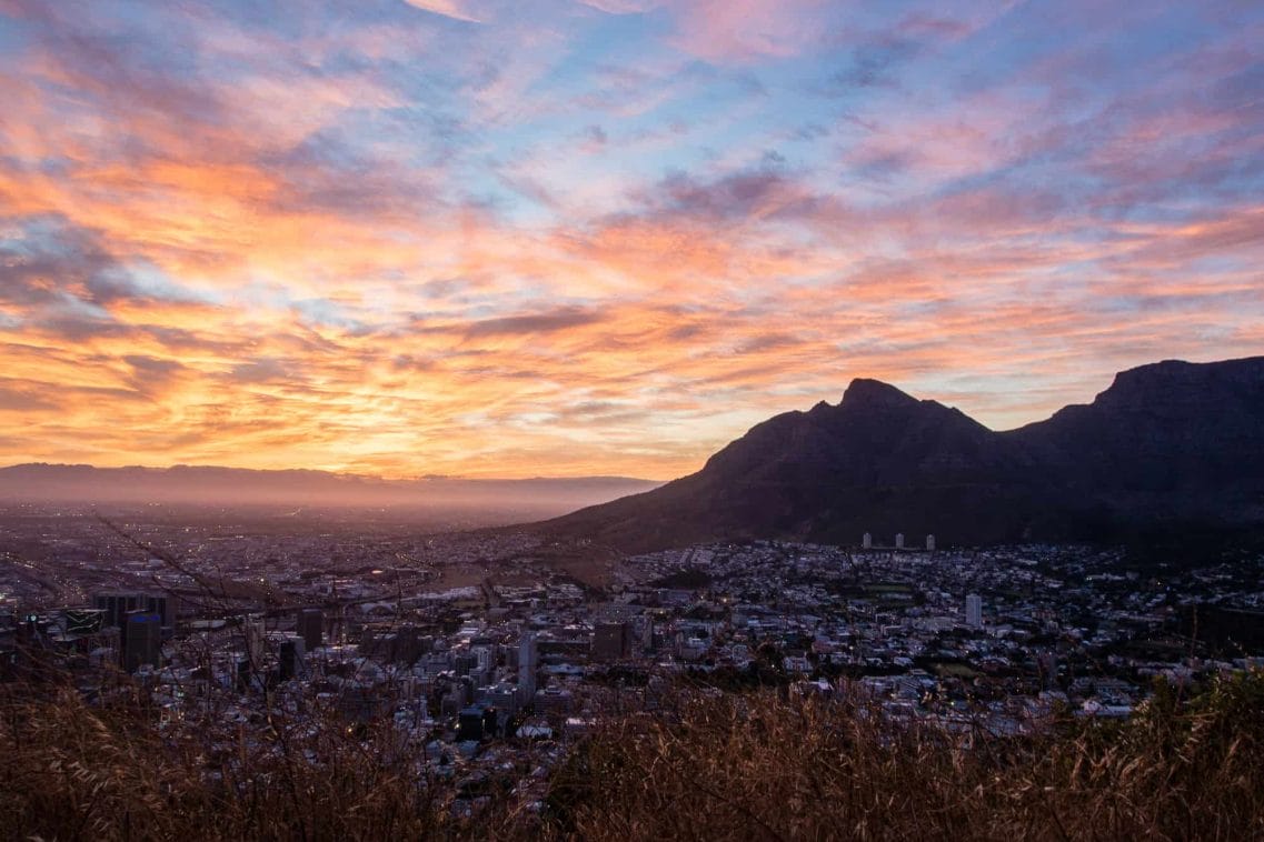 Sonnenaufgang Kapstadt vom Signal Hill