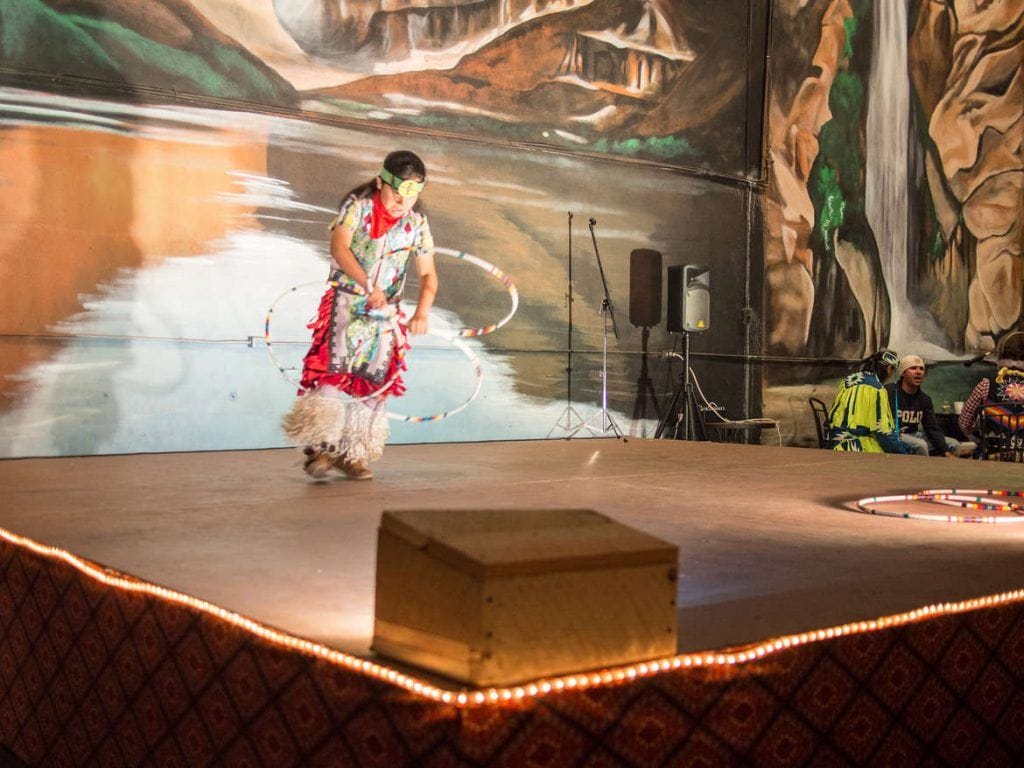Indianischer Tanz im Into the Grand in Page, Arizona