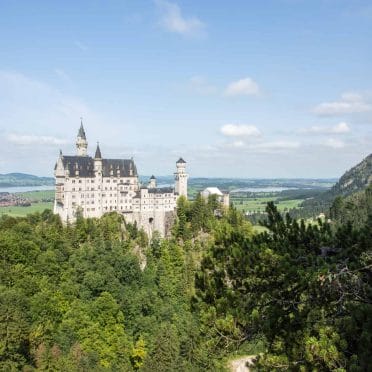Schloss Neuschwanstein in seiner vollen Pracht in Füssen