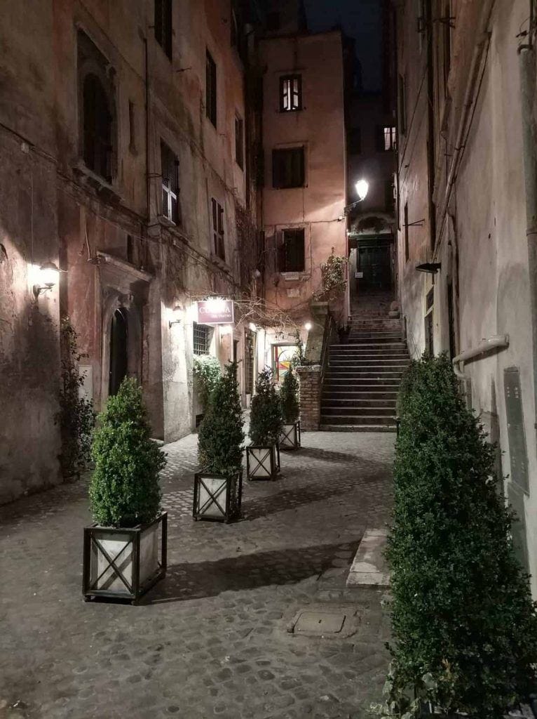 romantische Gasse in Rom Italien
