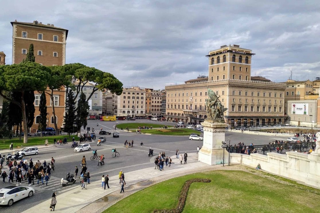 tolle Sicht auf die Straßen von Rom Italien