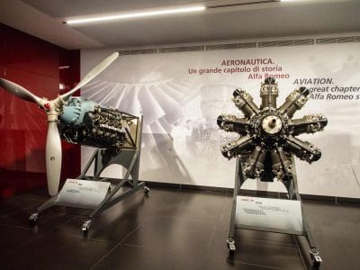 Flugzeugmotoren im Alfa Romeo Museum in Arese Italien