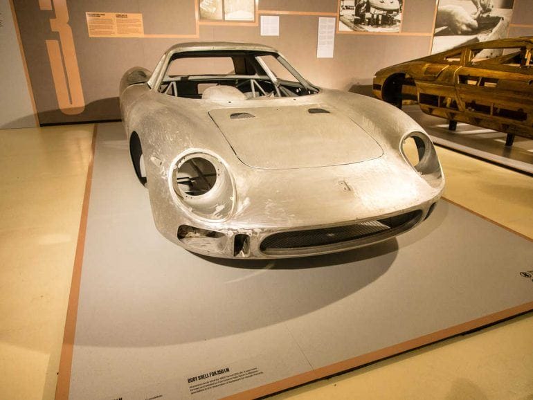 Karosserie im Ferrari Museum in Maranello Italien
