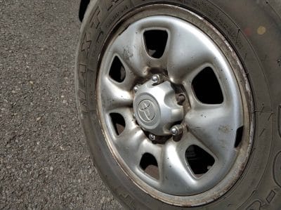 beschädigter Reifen auf Fogo Kapverden