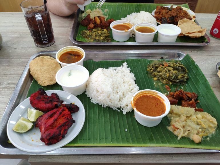 Essen im indischen Restaurant in Singapur