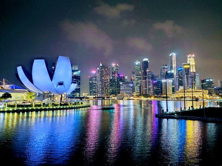 Skyline bei Nacht Singapur